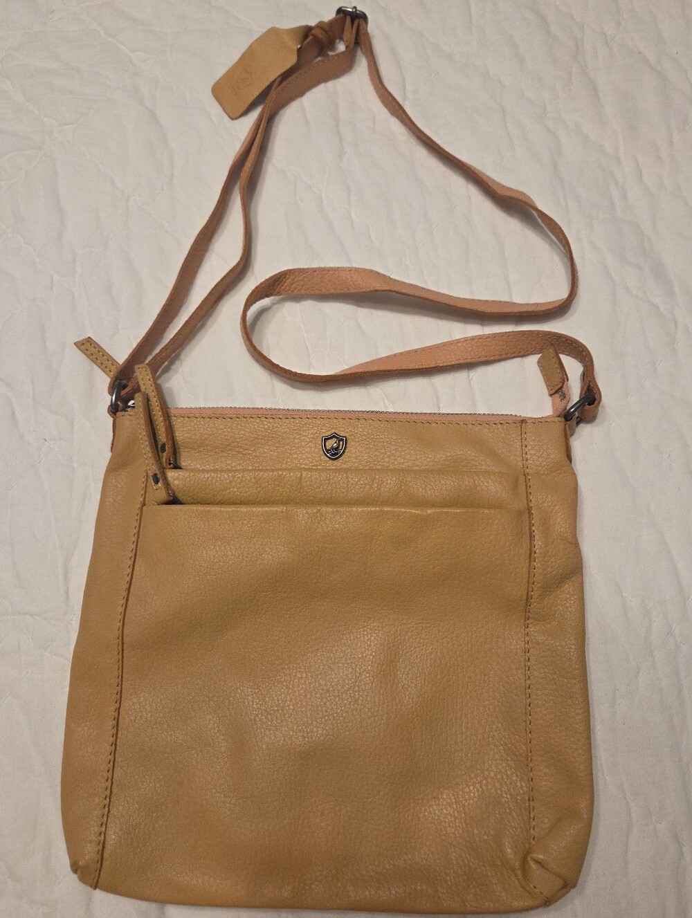 Cochor Tan Pebbled Leather Slim Crossbody Travel Bag / Purse EUC!